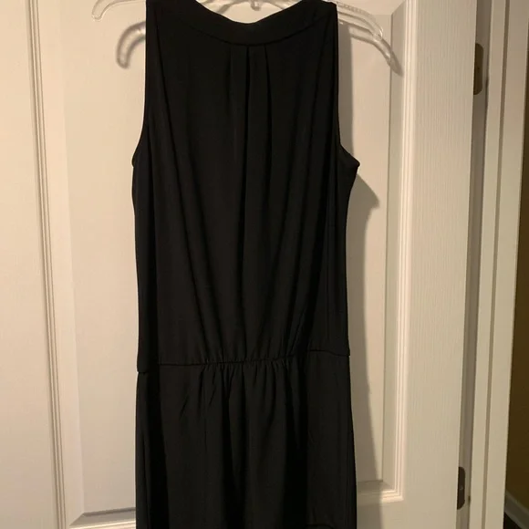 WHITE HOUSE BLACK MARKET EMBELLISHED NECK TUNIC TOP SIZE MEDIUM BLACK NWT - Picture 2 of 3